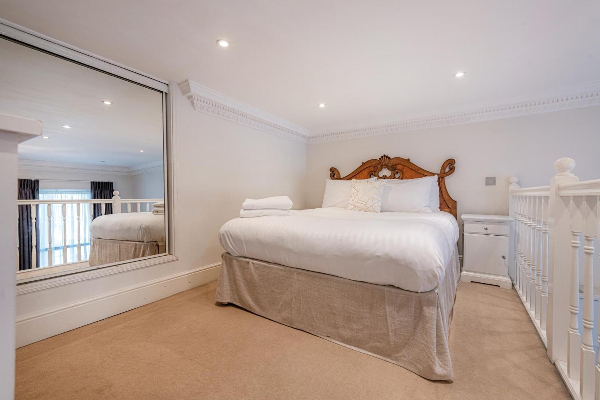Queensgate Court London Rum bild